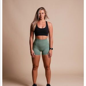 P’tula Yvette short